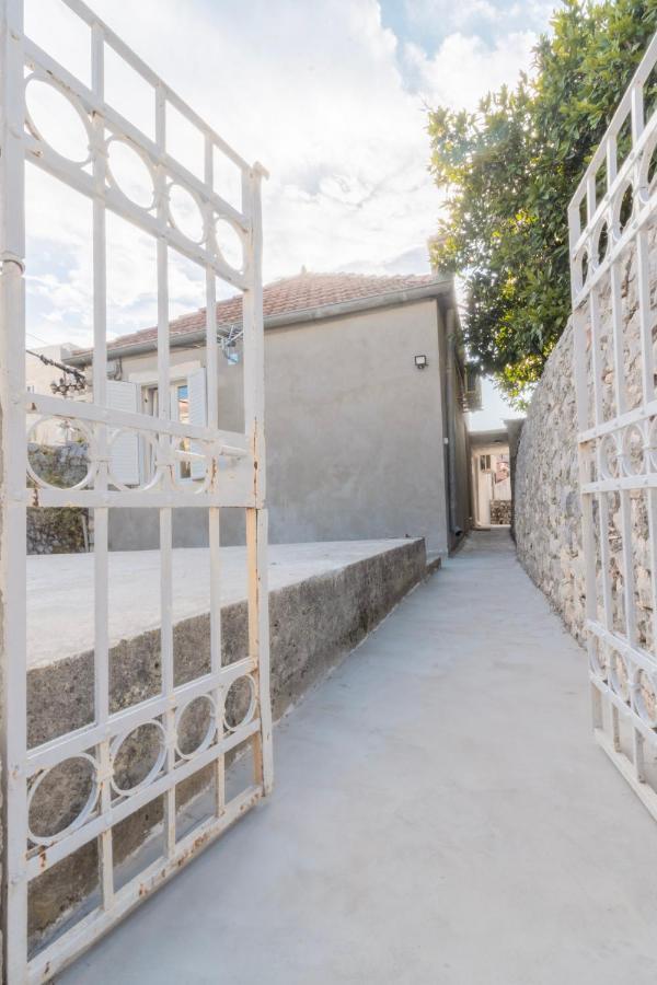 Apartments Florian Lopud Exterior photo