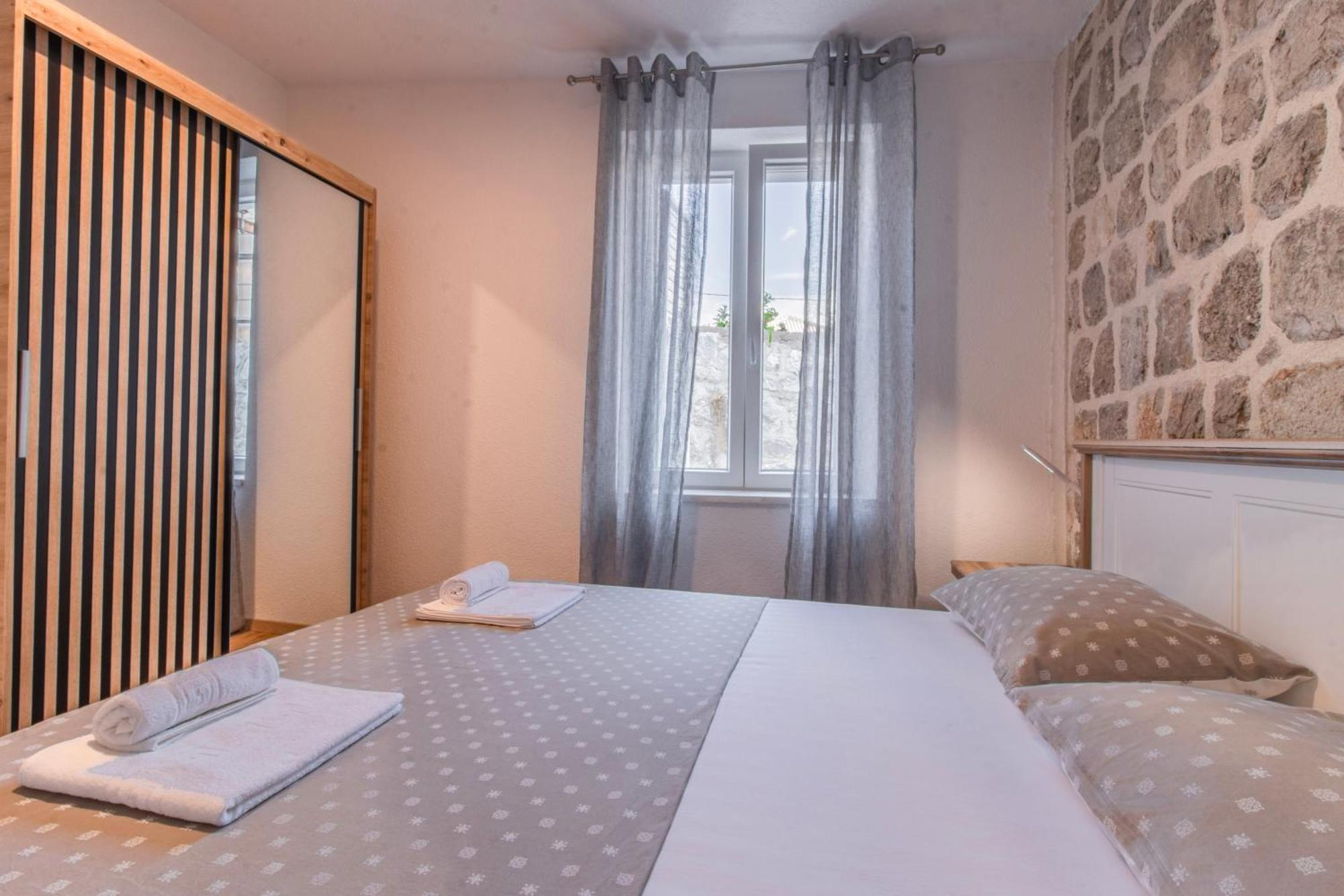 Apartments Florian Lopud Exterior photo